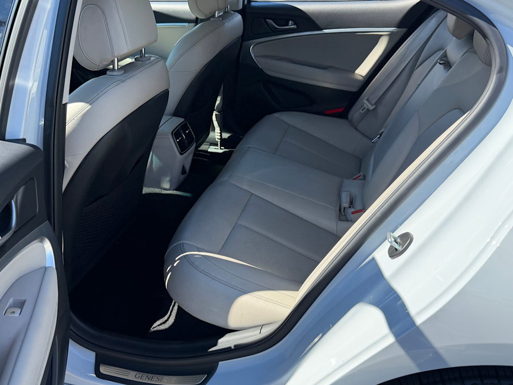 Thumbnail: 2021 Genesis G70 - 12
