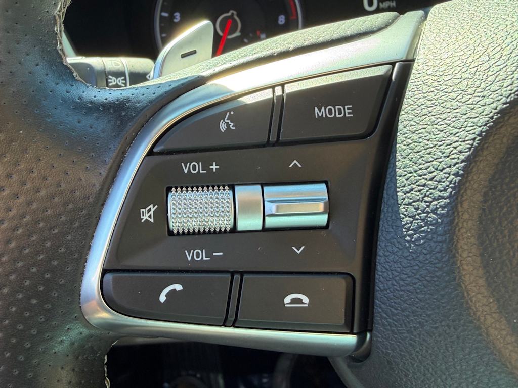 Thumbnail: 2021 Genesis G70 - 24