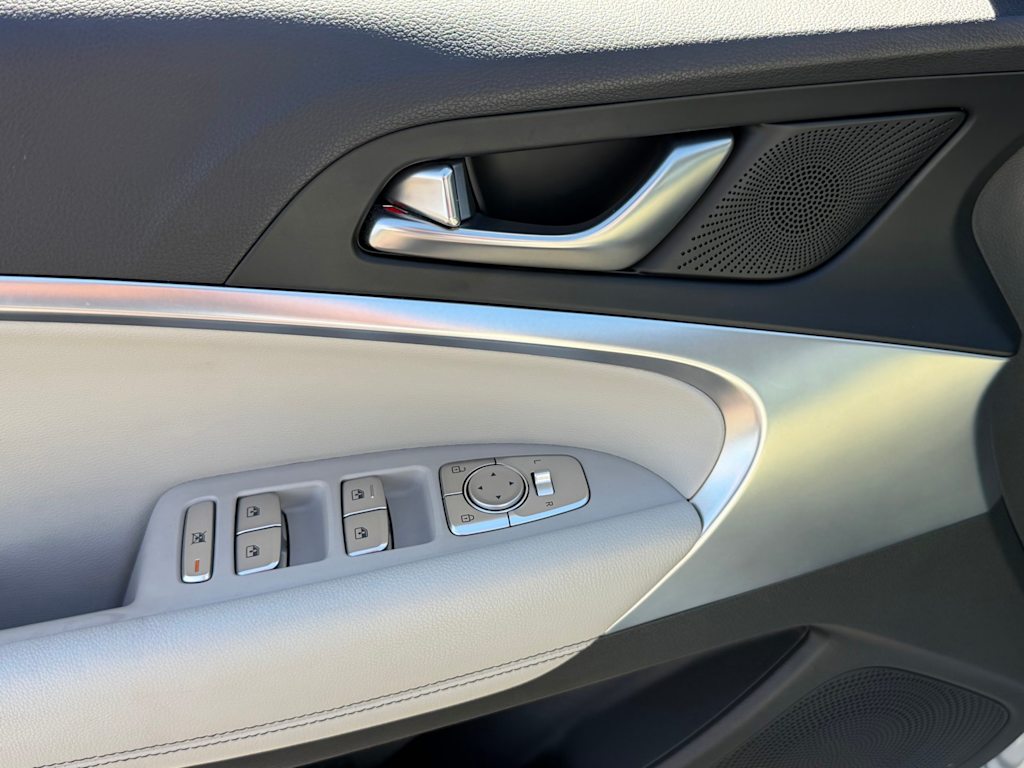 Thumbnail: 2021 Genesis G70 - 22