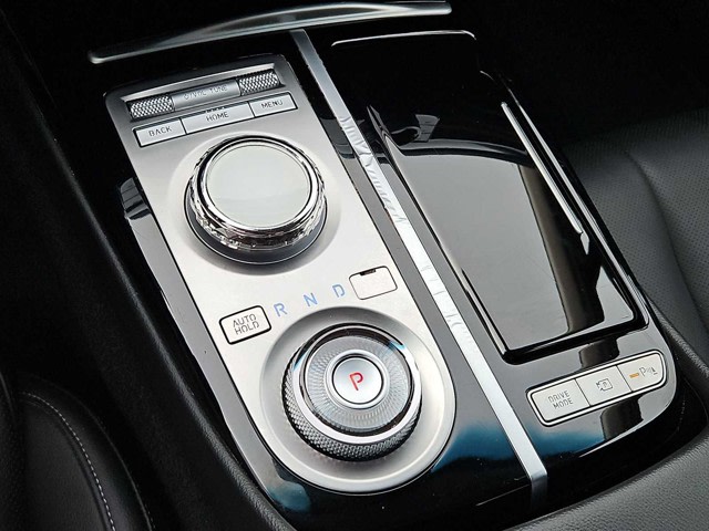 Thumbnail: 2023 Genesis G80 - 37