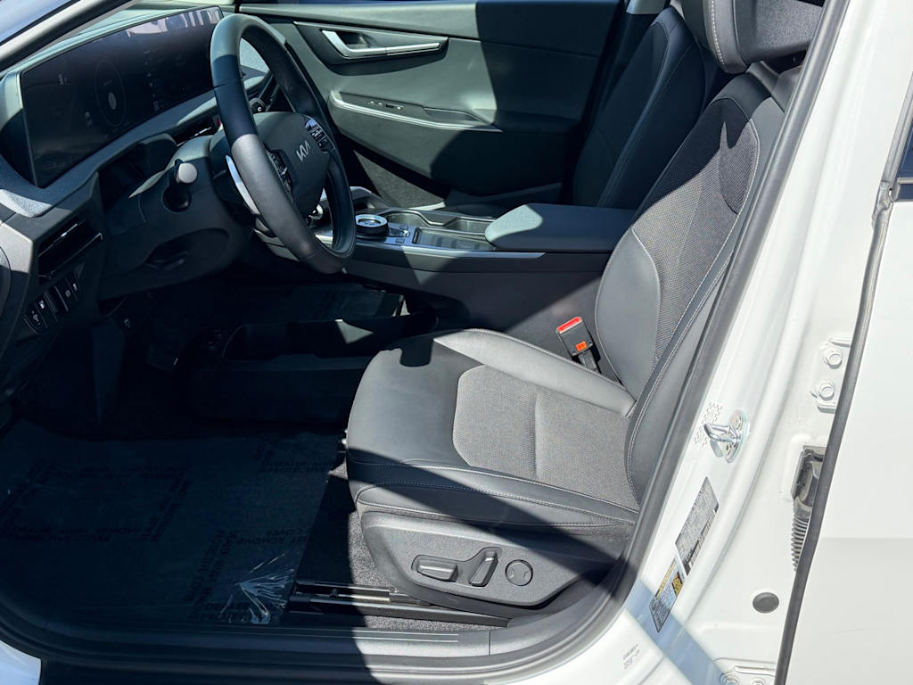 Thumbnail: 2024 Kia EV6 - 10