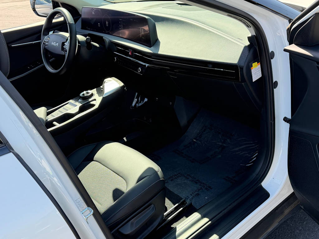 Thumbnail: 2024 Kia EV6 - 32