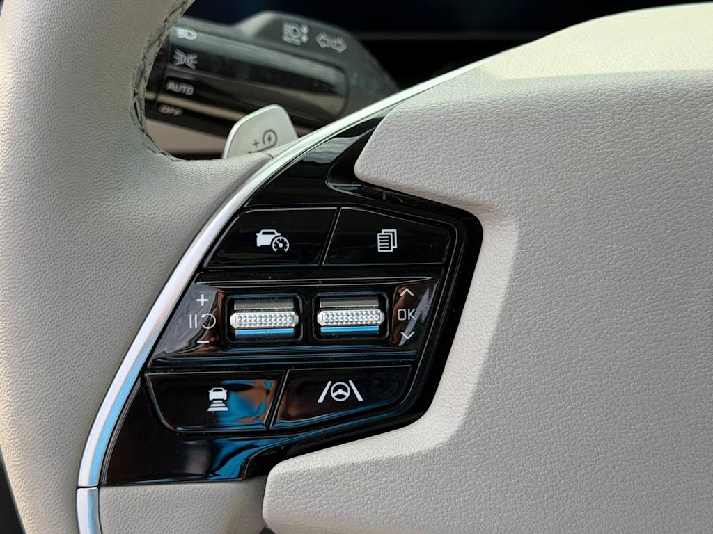 Thumbnail: 2023 Kia Niro - 24