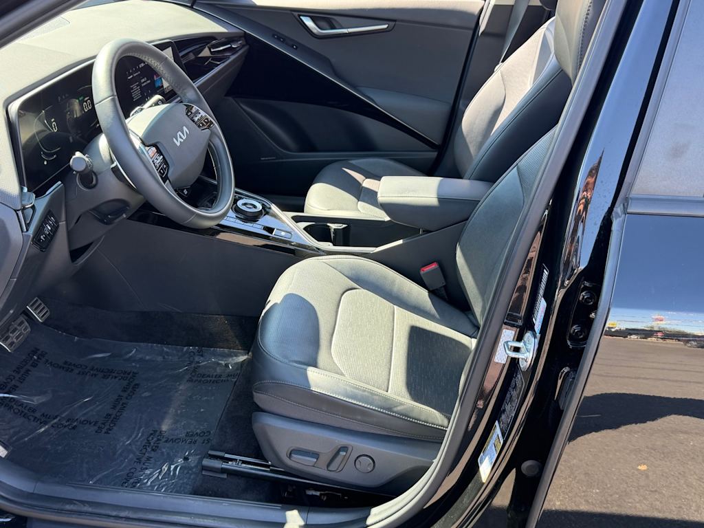 Thumbnail: 2023 Kia Niro - 11