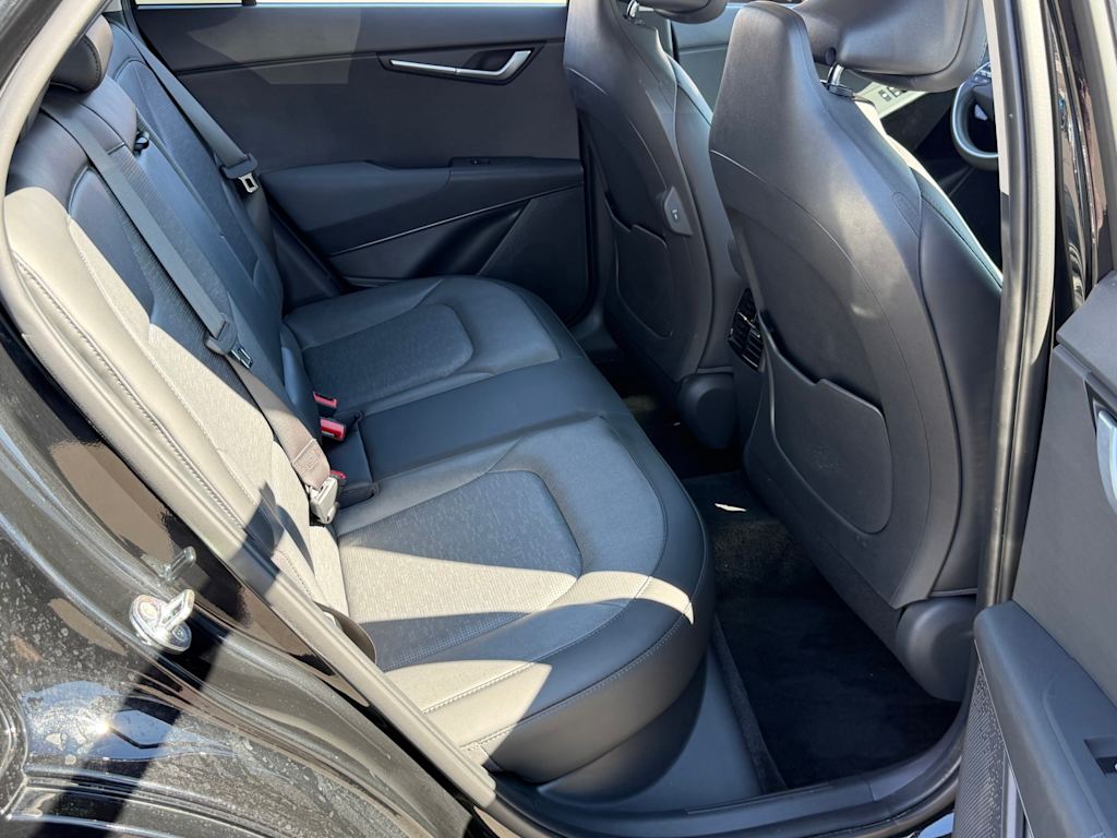 Thumbnail: 2023 Kia Niro - 29