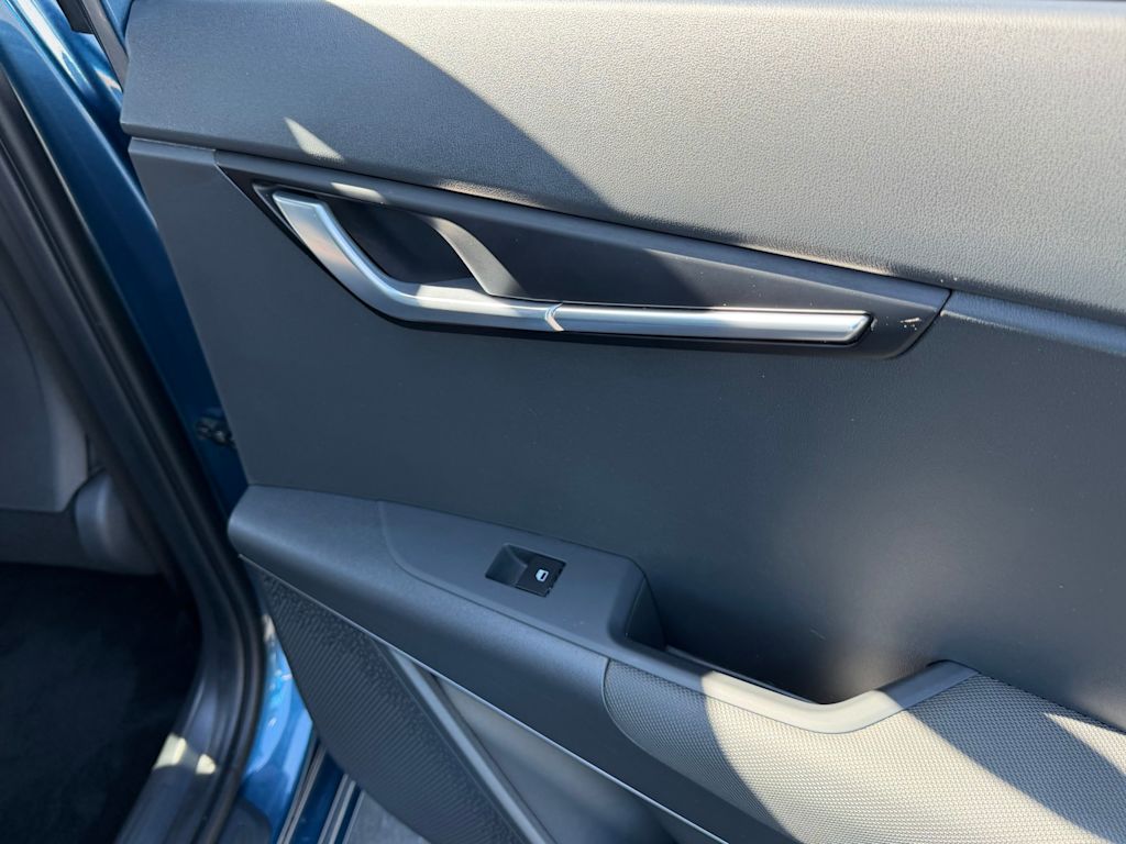 Thumbnail: 2023 Kia Niro - 29