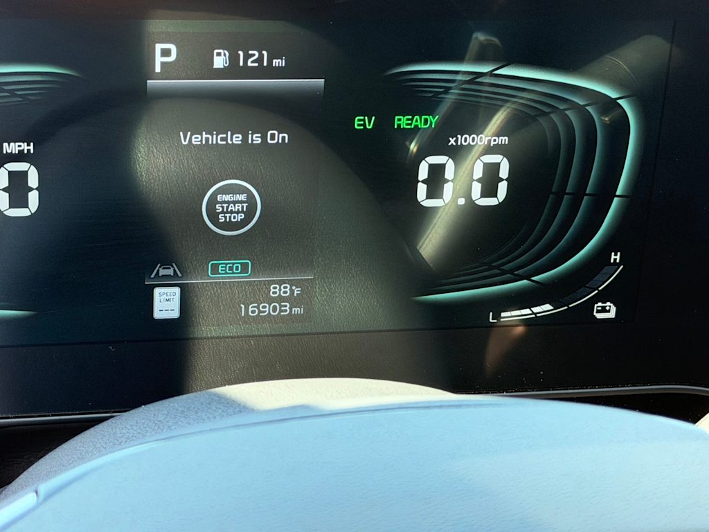 Thumbnail: 2023 Kia Niro - 14