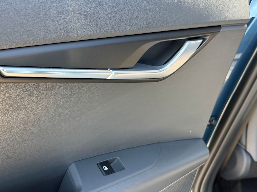 Thumbnail: 2023 Kia Niro - 28