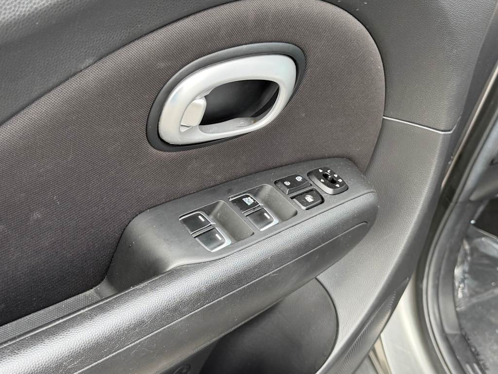 Thumbnail: 2017 Kia Soul - 22