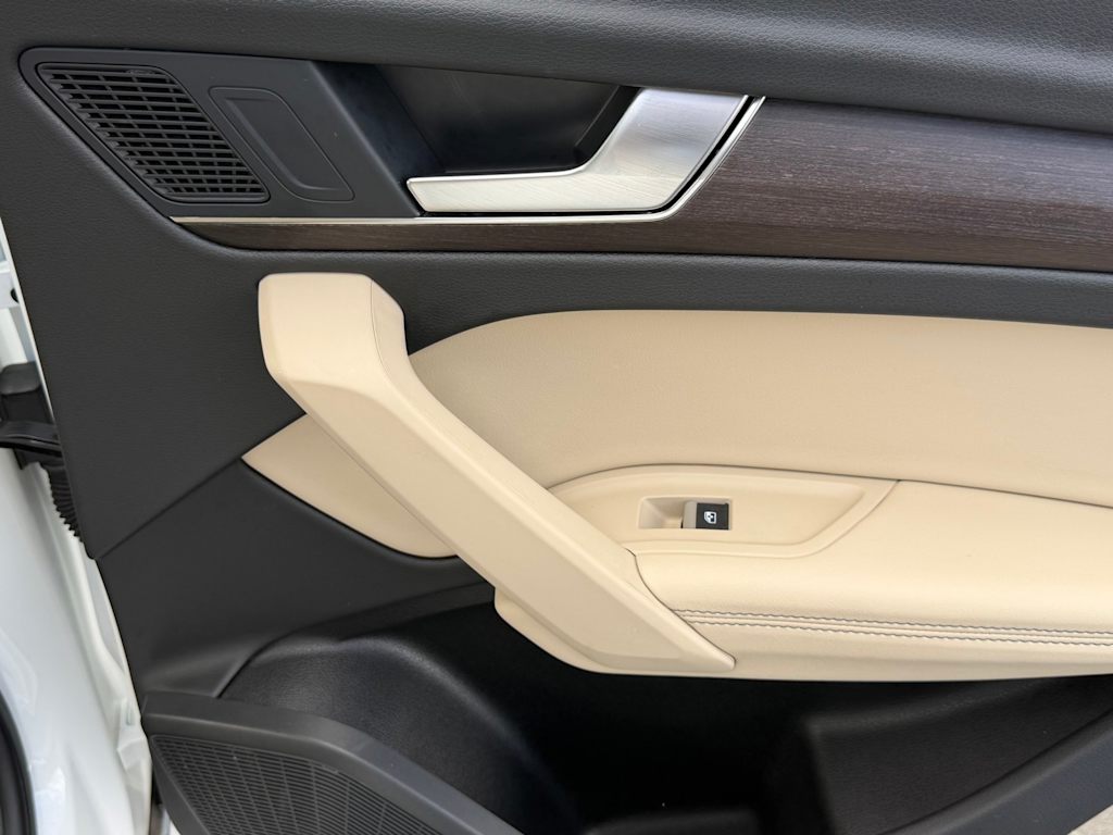 Thumbnail: 2021 Audi Q5 - 29