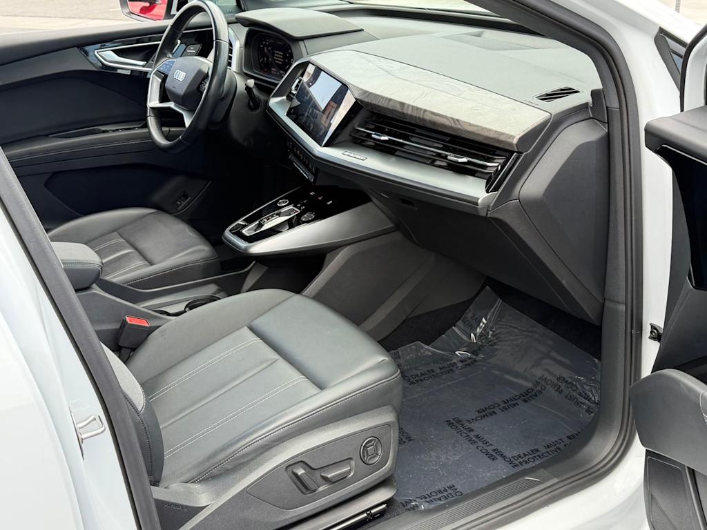 Thumbnail: 2023 Audi Q4 e-tron - 32