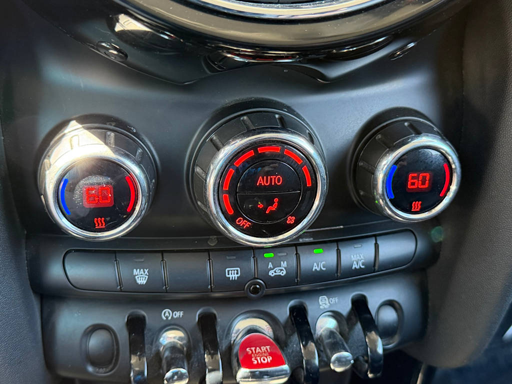 Thumbnail: 2015 MINI Cooper - 28