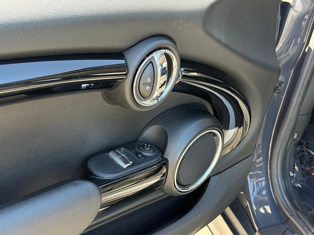 Thumbnail: 2015 MINI Cooper - 22