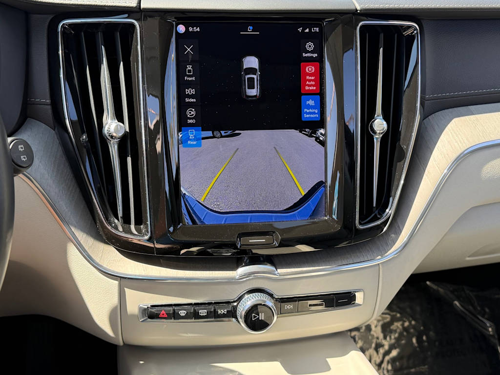 Thumbnail: 2023 Volvo XC60 - 26