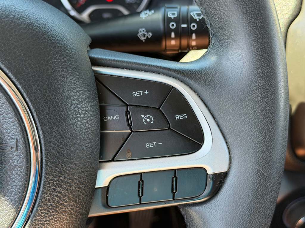 Thumbnail: 2020 Jeep Renegade - 24