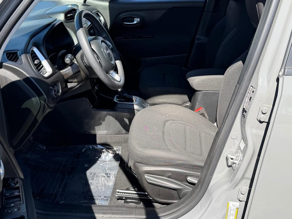 Thumbnail: 2020 Jeep Renegade - 11