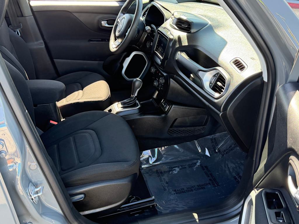 Thumbnail: 2020 Jeep Renegade - 29