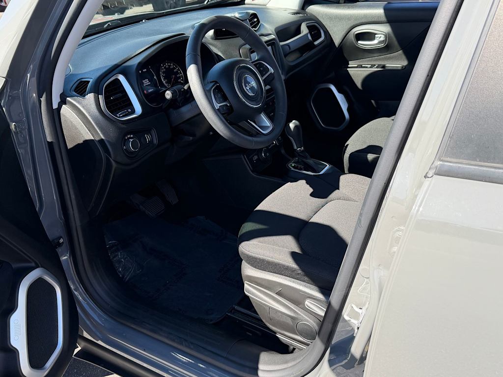 Thumbnail: 2021 Jeep Renegade - 22