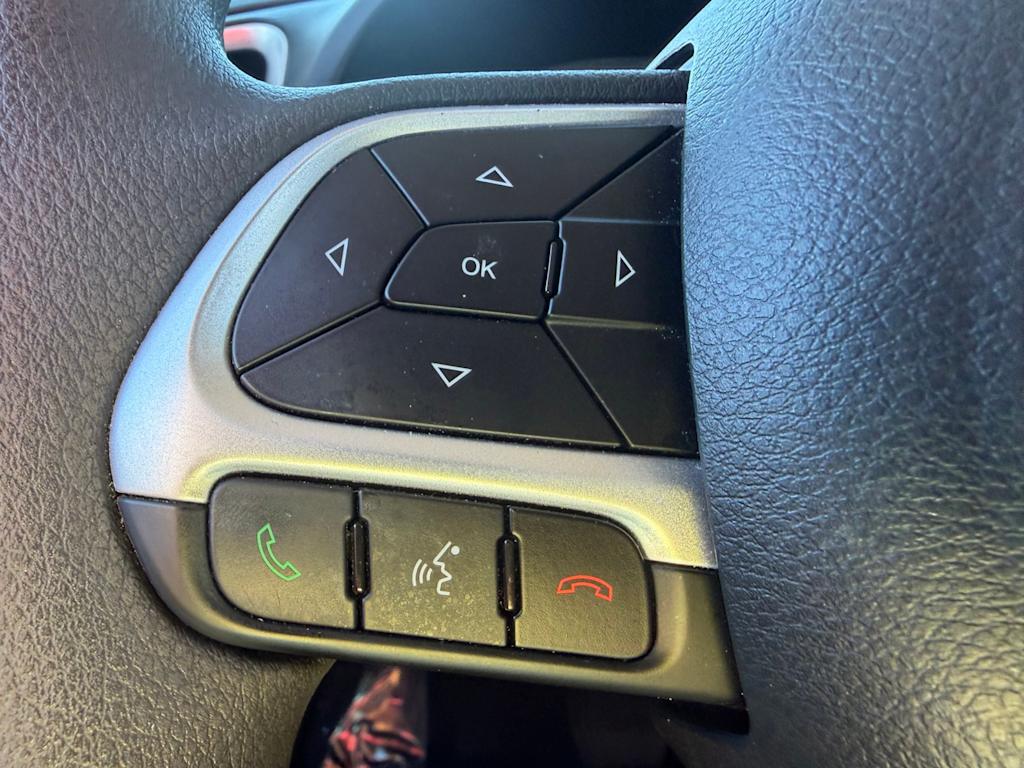 Thumbnail: 2021 Jeep Renegade - 25