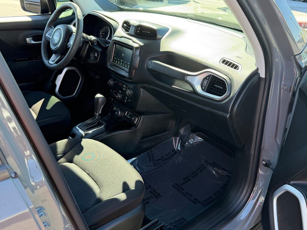 Thumbnail: 2021 Jeep Renegade - 10