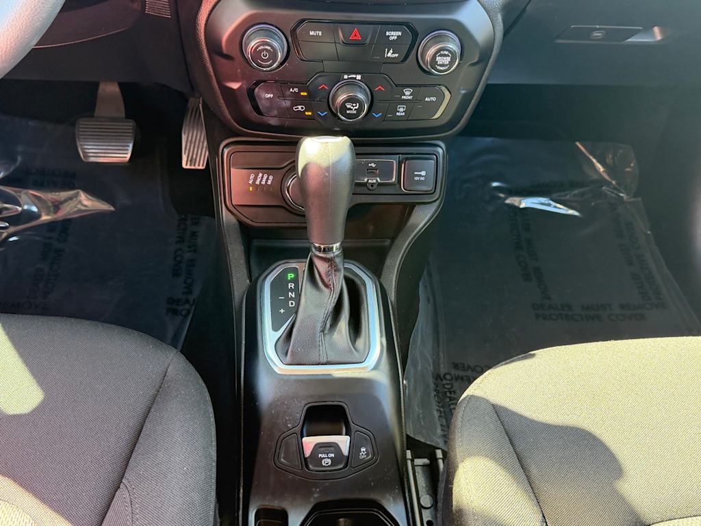 Thumbnail: 2021 Jeep Renegade - 14
