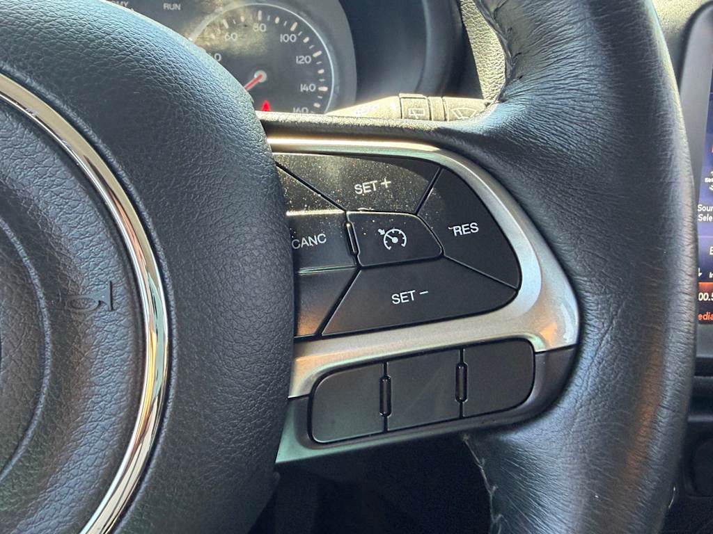 Thumbnail: 2022 Jeep Renegade - 26