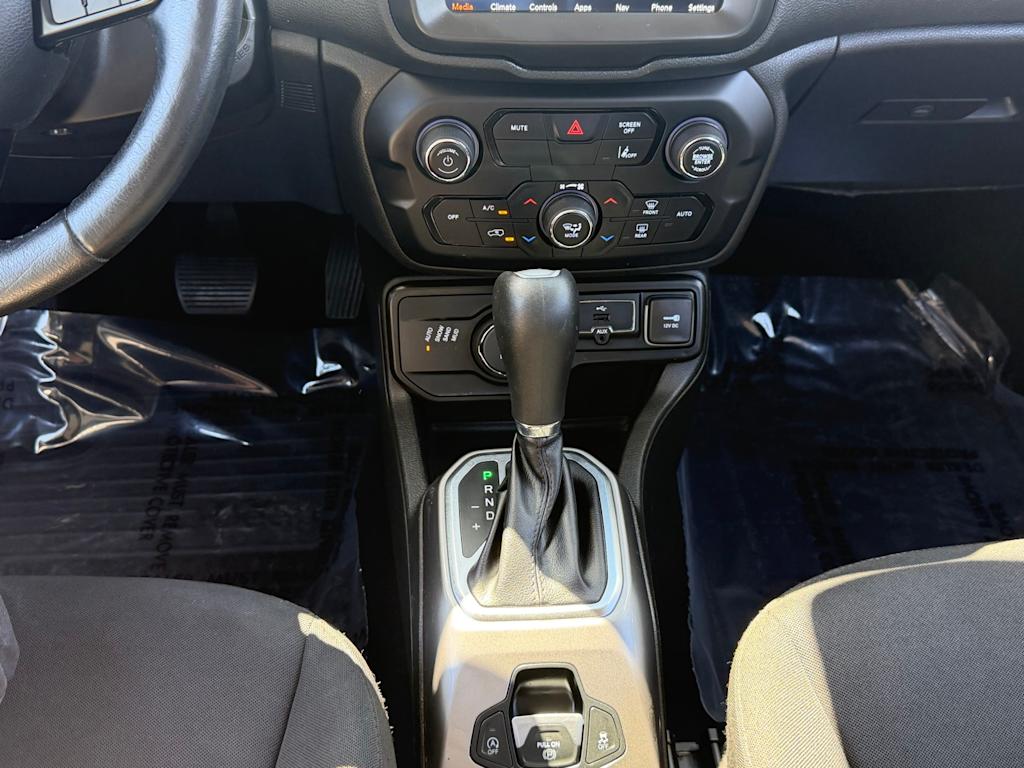 Thumbnail: 2022 Jeep Renegade - 14