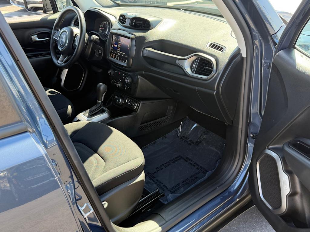 Thumbnail: 2022 Jeep Renegade - 11
