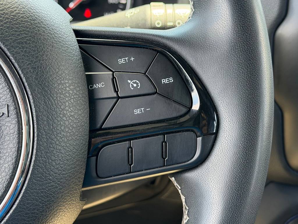 Thumbnail: 2021 Jeep Renegade - 24