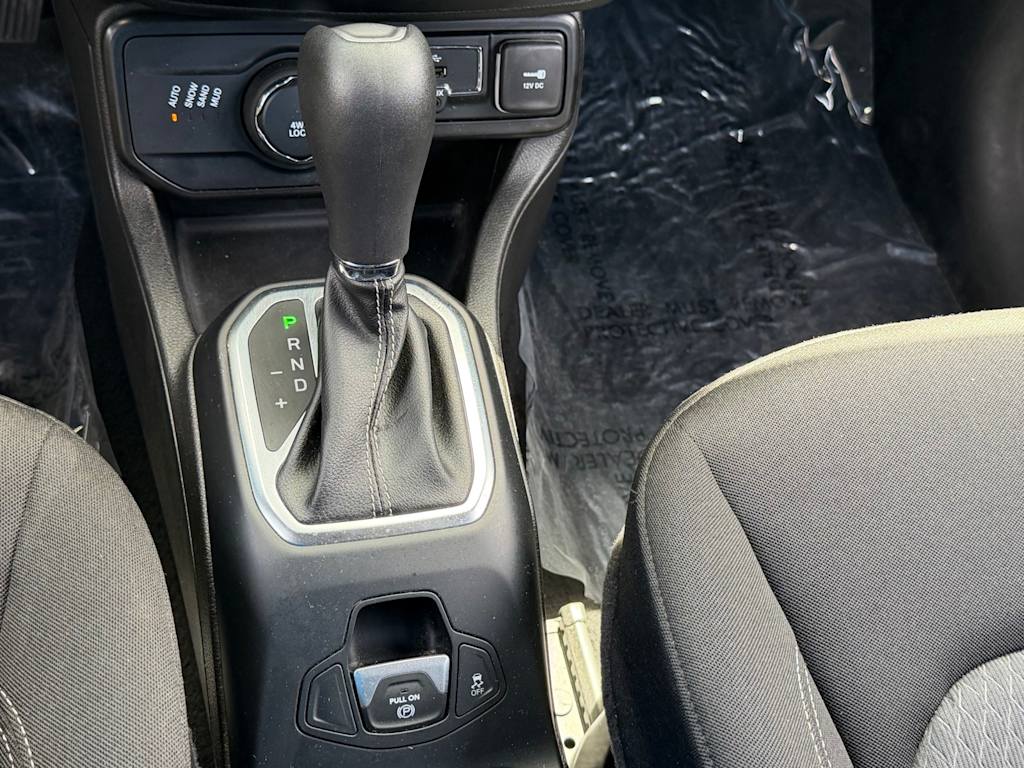 Thumbnail: 2021 Jeep Renegade - 13