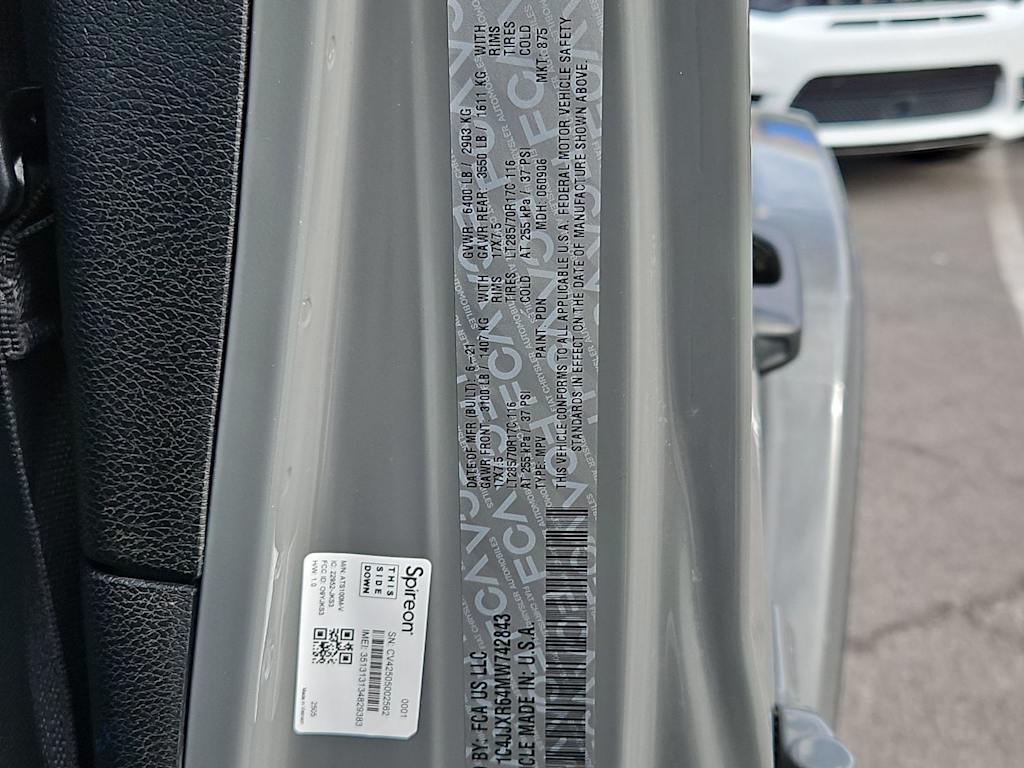 Thumbnail: 2021 Jeep Wrangler - 32