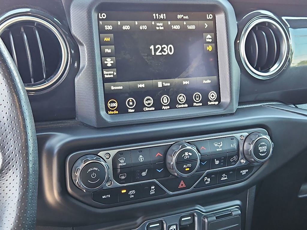 Thumbnail: 2022 Jeep Wrangler - 15