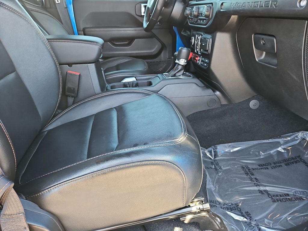 Thumbnail: 2022 Jeep Wrangler - 11