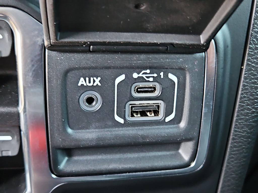 Thumbnail: 2022 Jeep Wrangler - 32