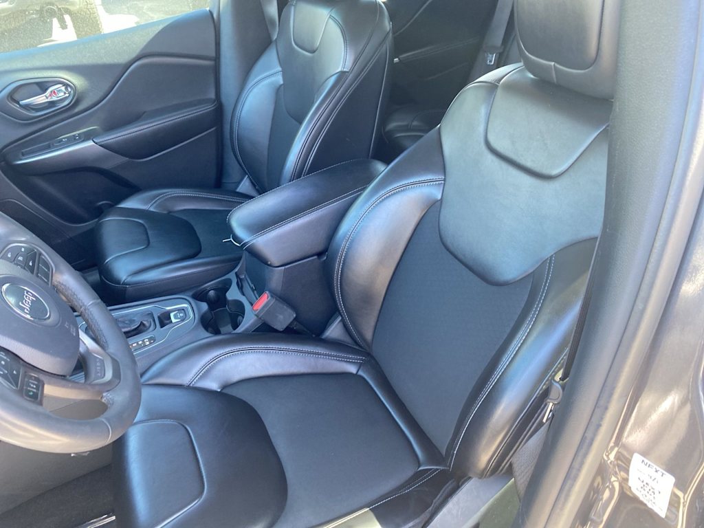 Thumbnail: 2020 Jeep Cherokee - 8