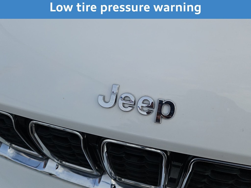 Thumbnail: 2023 Jeep Grand Cherokee - 7