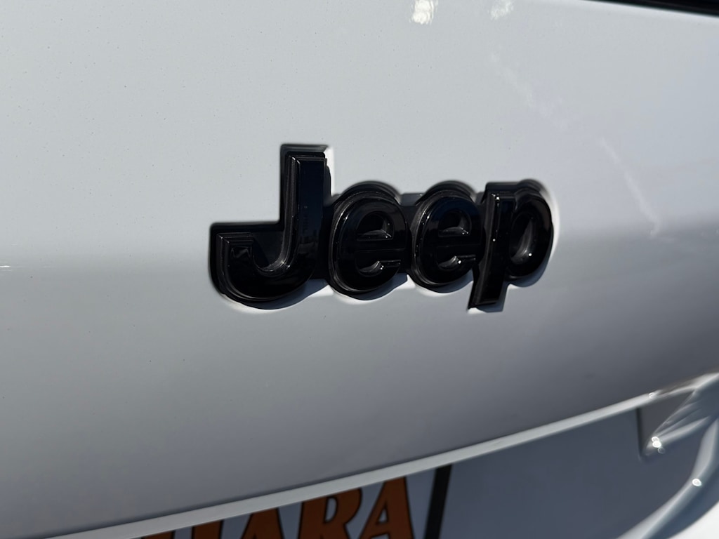 Thumbnail: 2023 Jeep Grand Cherokee L - 7