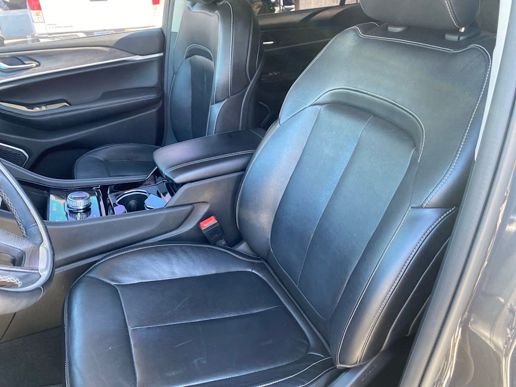 Thumbnail: 2022 Jeep Grand Cherokee L - 8