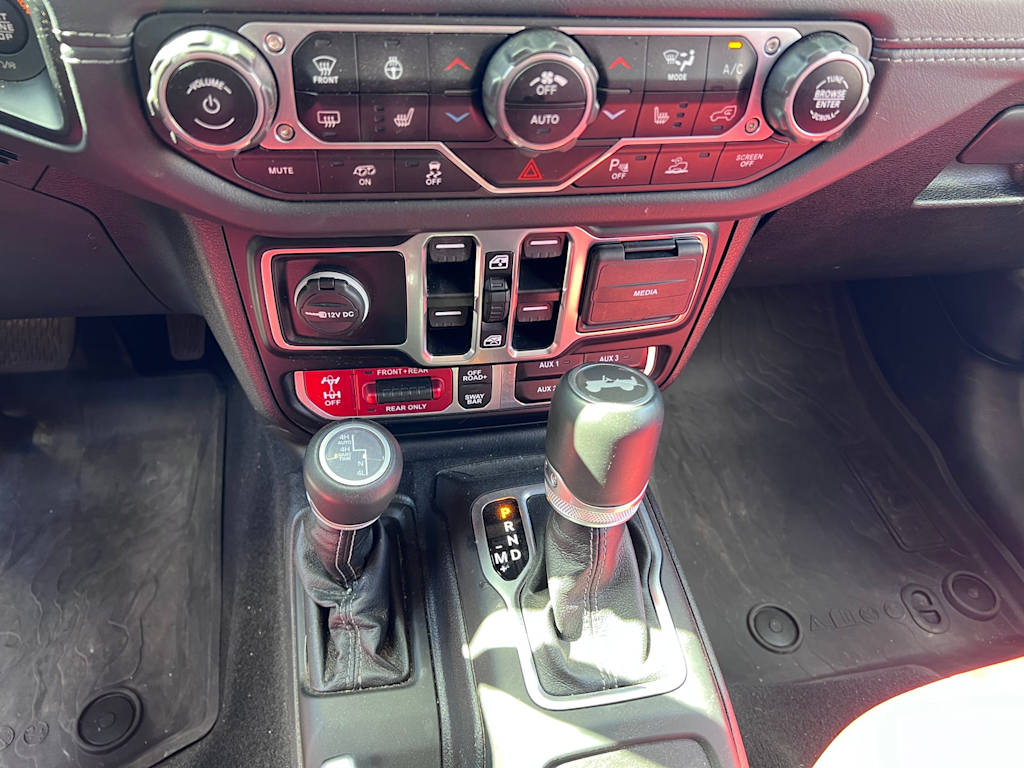 Thumbnail: 2024 Jeep Wrangler - 25