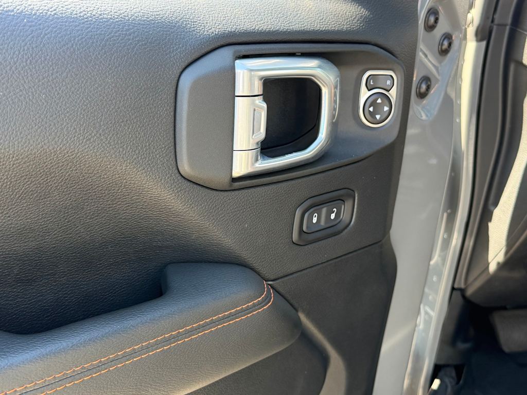 Thumbnail: 2021 Jeep Gladiator - 22