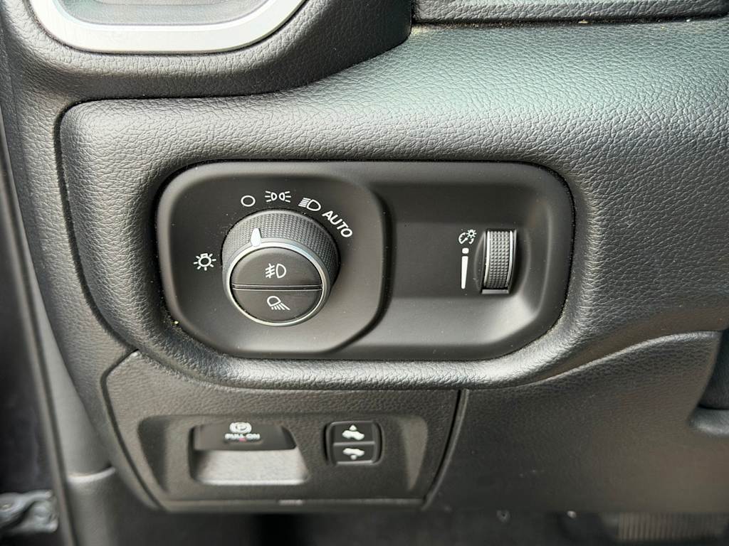 Thumbnail: 2020 RAM 1500 - 23