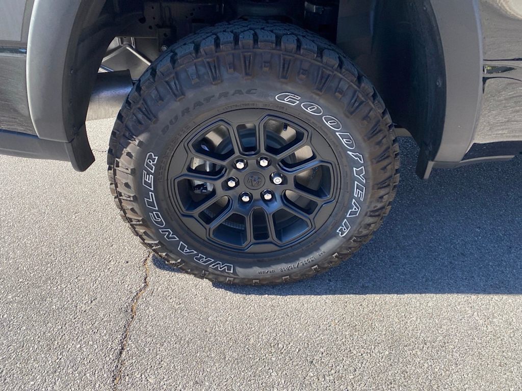 Thumbnail: 2026 RAM 1500 - 7