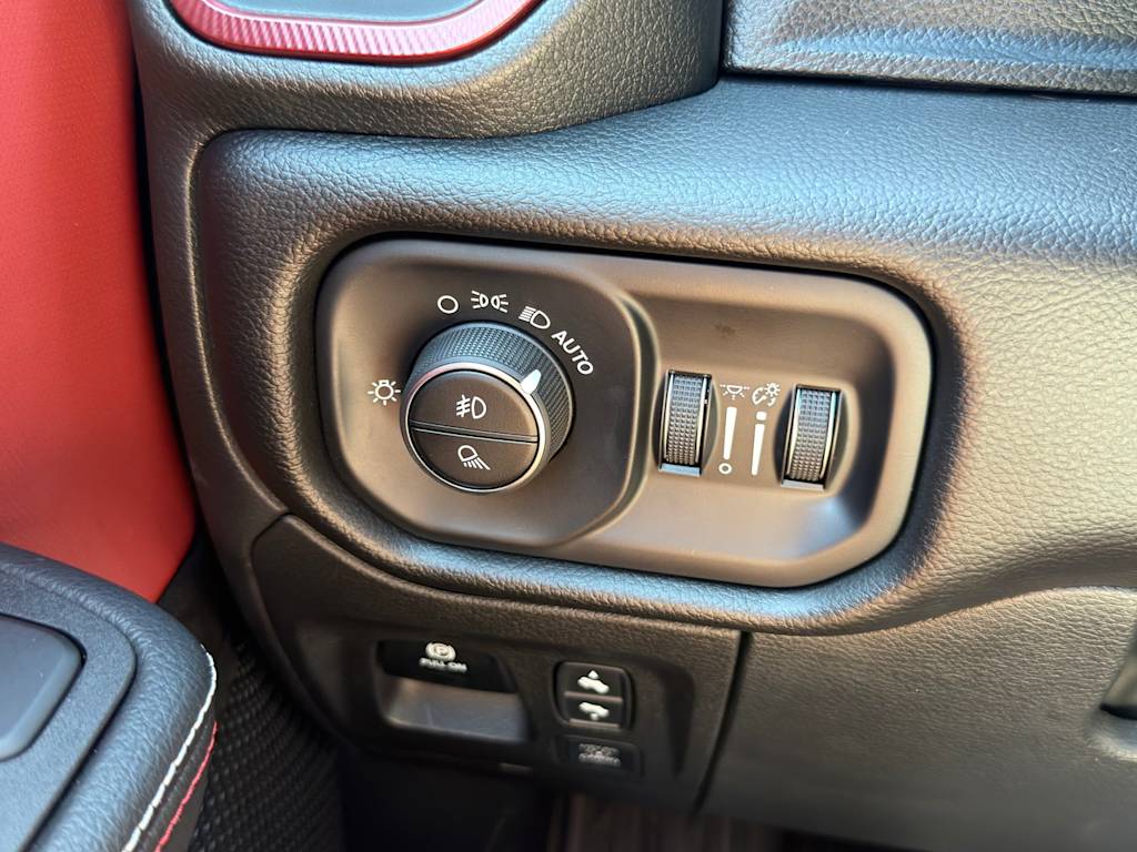 Thumbnail: 2025 RAM 1500 - 22