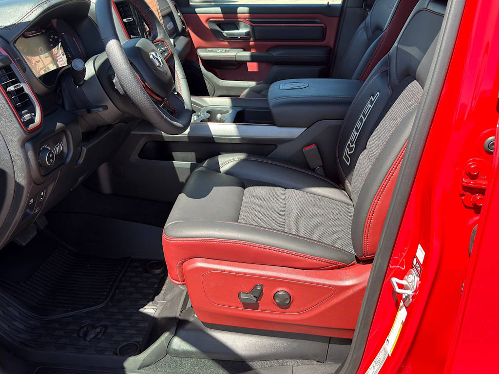 Thumbnail: 2025 RAM 1500 - 9
