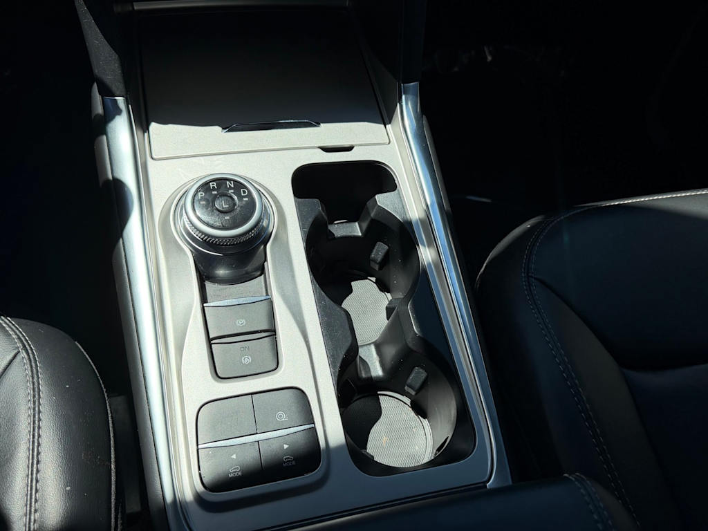 Thumbnail: 2022 Ford Explorer - 25