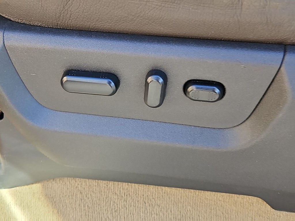 Thumbnail: 2015 Ford F-350 - 26