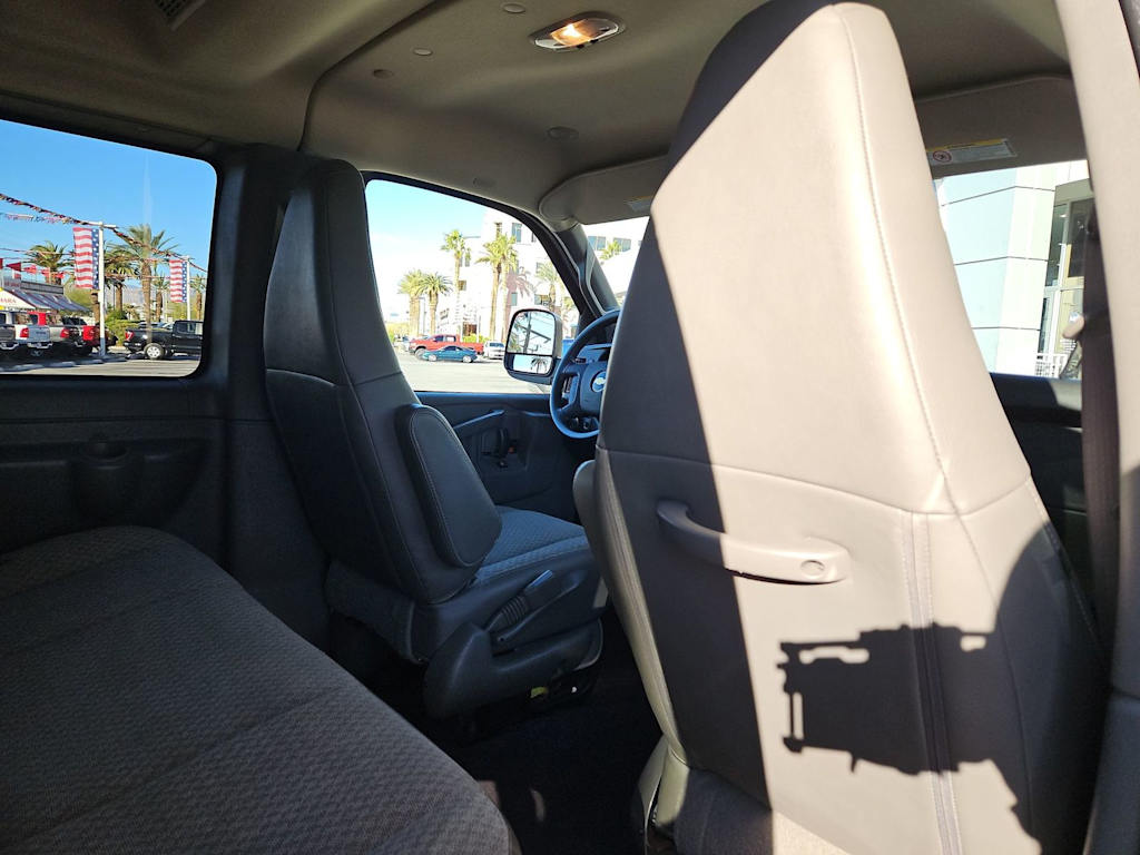 2020 Chevrolet Express 3500 10