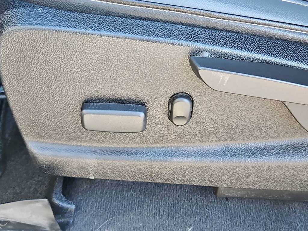 Thumbnail: 2019 Chevrolet Colorado - 26