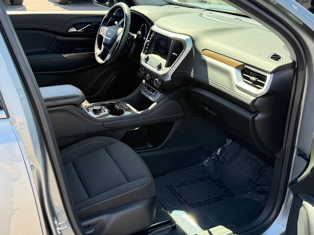 Thumbnail: 2023 GMC Acadia - 33