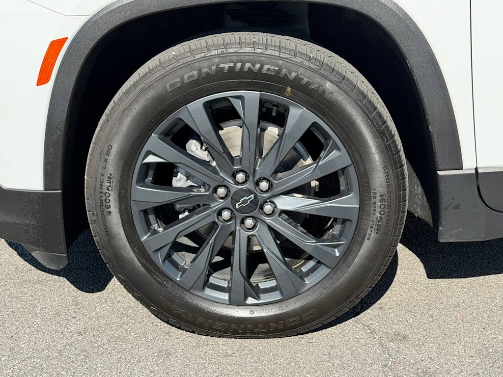 Thumbnail: 2023 Chevrolet Traverse - 8